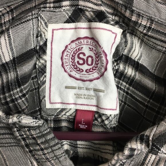 So Sleeveless Button Down Top Gray White Large - Picture 9 of 10